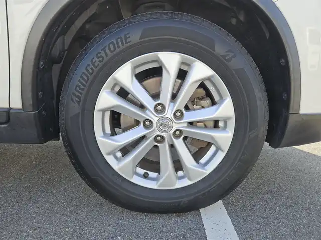 日産 エクストレイル 20X エマージェンシーブレーキ 宮崎県 2014(平26)年 7.9万km ブリリアントホワイトパール 4WD/ワンオーナー/純正MOPナビ/フルセグTV/リモコンオートバックドア/アラウンドビューモニター/ビルトインETC/ドライブレコーダー/クルーズコントロール/コーナーセンサー/フロント/リアソナー/エマージェンシーブレーキ/パーキングアシスト/後方車両検知警報/純正オプLEDオートライト/フロントフォグランプ/革巻きステアリング/防水合皮シート/前席シートヒーター/純正17インチアルミホイール/スマートキー/プッシュエンジンスターター/禁煙車