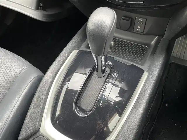 日産 エクストレイル 20X エマージェンシーブレーキ 宮崎県 2014(平26)年 7.9万km ブリリアントホワイトパール 4WD/ワンオーナー/純正MOPナビ/フルセグTV/リモコンオートバックドア/アラウンドビューモニター/ビルトインETC/ドライブレコーダー/クルーズコントロール/コーナーセンサー/フロント/リアソナー/エマージェンシーブレーキ/パーキングアシスト/後方車両検知警報/純正オプLEDオートライト/フロントフォグランプ/革巻きステアリング/防水合皮シート/前席シートヒーター/純正17インチアルミホイール/スマートキー/プッシュエンジンスターター/禁煙車