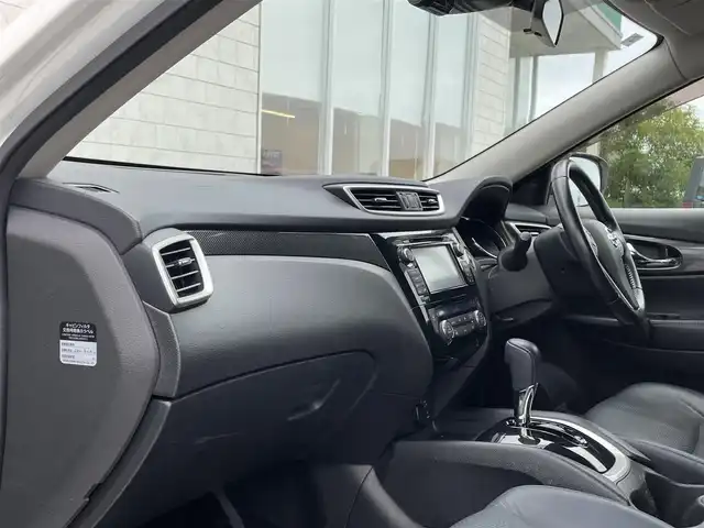 日産 エクストレイル 20X エマージェンシーブレーキ 宮崎県 2014(平26)年 7.9万km ブリリアントホワイトパール 4WD/ワンオーナー/純正MOPナビ/フルセグTV/リモコンオートバックドア/アラウンドビューモニター/ビルトインETC/ドライブレコーダー/クルーズコントロール/コーナーセンサー/フロント/リアソナー/エマージェンシーブレーキ/パーキングアシスト/後方車両検知警報/純正オプLEDオートライト/フロントフォグランプ/革巻きステアリング/防水合皮シート/前席シートヒーター/純正17インチアルミホイール/スマートキー/プッシュエンジンスターター/禁煙車