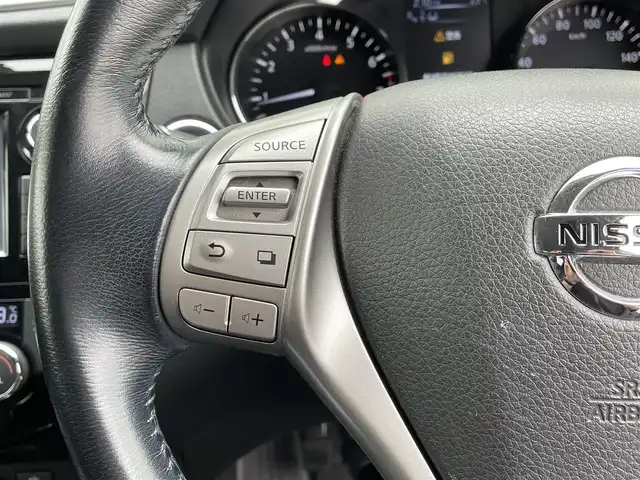 日産 エクストレイル 20X エマージェンシーブレーキ 宮崎県 2014(平26)年 7.9万km ブリリアントホワイトパール 4WD/ワンオーナー/純正MOPナビ/フルセグTV/リモコンオートバックドア/アラウンドビューモニター/ビルトインETC/ドライブレコーダー/クルーズコントロール/コーナーセンサー/フロント/リアソナー/エマージェンシーブレーキ/パーキングアシスト/後方車両検知警報/純正オプLEDオートライト/フロントフォグランプ/革巻きステアリング/防水合皮シート/前席シートヒーター/純正17インチアルミホイール/スマートキー/プッシュエンジンスターター/禁煙車