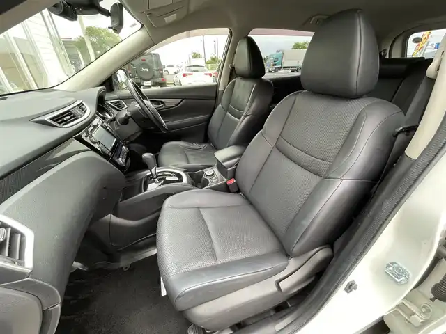 日産 エクストレイル 20X エマージェンシーブレーキ 宮崎県 2014(平26)年 7.9万km ブリリアントホワイトパール 4WD/ワンオーナー/純正MOPナビ/フルセグTV/リモコンオートバックドア/アラウンドビューモニター/ビルトインETC/ドライブレコーダー/クルーズコントロール/コーナーセンサー/フロント/リアソナー/エマージェンシーブレーキ/パーキングアシスト/後方車両検知警報/純正オプLEDオートライト/フロントフォグランプ/革巻きステアリング/防水合皮シート/前席シートヒーター/純正17インチアルミホイール/スマートキー/プッシュエンジンスターター/禁煙車