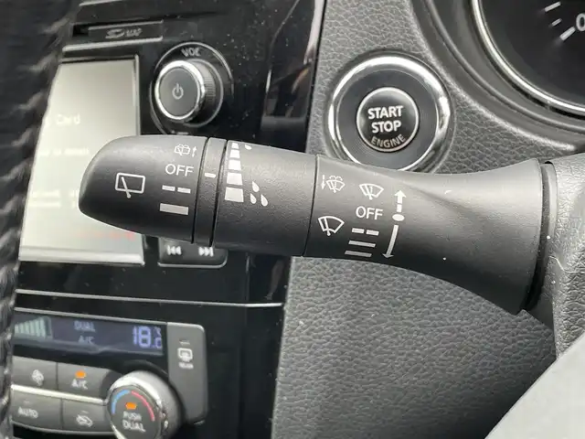 日産 エクストレイル 20X エマージェンシーブレーキ 宮崎県 2014(平26)年 7.9万km ブリリアントホワイトパール 4WD/ワンオーナー/純正MOPナビ/フルセグTV/リモコンオートバックドア/アラウンドビューモニター/ビルトインETC/ドライブレコーダー/クルーズコントロール/コーナーセンサー/フロント/リアソナー/エマージェンシーブレーキ/パーキングアシスト/後方車両検知警報/純正オプLEDオートライト/フロントフォグランプ/革巻きステアリング/防水合皮シート/前席シートヒーター/純正17インチアルミホイール/スマートキー/プッシュエンジンスターター/禁煙車