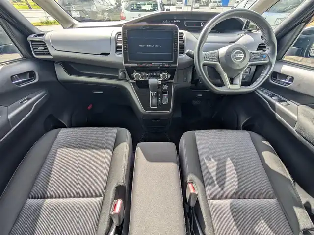 日産 セレナ ハイウェイスター V 福井県 2022(令4)年 6.1万km ダイヤモンドブラック 純正10インチナビ/AM/FM/フルセグ/BT/CD/DVD/全方位カメラ/両側パワースライドドア/11インチフリップダウンモニター/プロパイロット/踏み間違い衝突防止アシスト/クリアランスソナー/BSW/クルーズコントロール/前方ドライブレコーダー/セルスターGPSレーダー/ETC/純正フロアマット/純正16インチAW/LEDヘッドライト/スマートキー