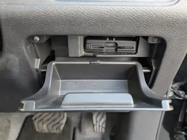 日産 セレナ ハイウェイスター V 福井県 2022(令4)年 6.1万km ダイヤモンドブラック 純正10インチナビ/AM/FM/フルセグ/BT/CD/DVD/全方位カメラ/両側パワースライドドア/11インチフリップダウンモニター/プロパイロット/踏み間違い衝突防止アシスト/クリアランスソナー/BSW/クルーズコントロール/前方ドライブレコーダー/セルスターGPSレーダー/ETC/純正フロアマット/純正16インチAW/LEDヘッドライト/スマートキー