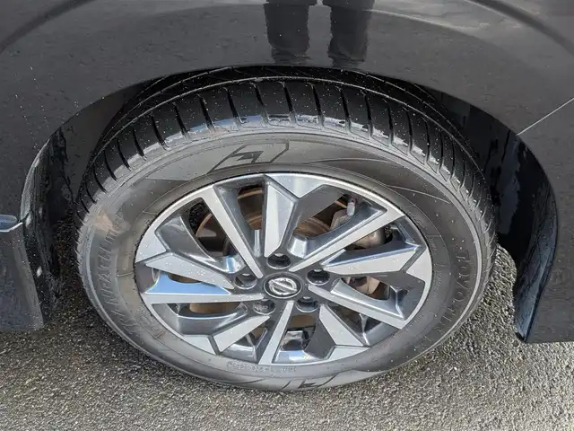 日産 セレナ ハイウェイスター V 福井県 2022(令4)年 6.1万km ダイヤモンドブラック 純正10インチナビ/AM/FM/フルセグ/BT/CD/DVD/全方位カメラ/両側パワースライドドア/11インチフリップダウンモニター/プロパイロット/踏み間違い衝突防止アシスト/クリアランスソナー/BSW/クルーズコントロール/前方ドライブレコーダー/セルスターGPSレーダー/ETC/純正フロアマット/純正16インチAW/LEDヘッドライト/スマートキー