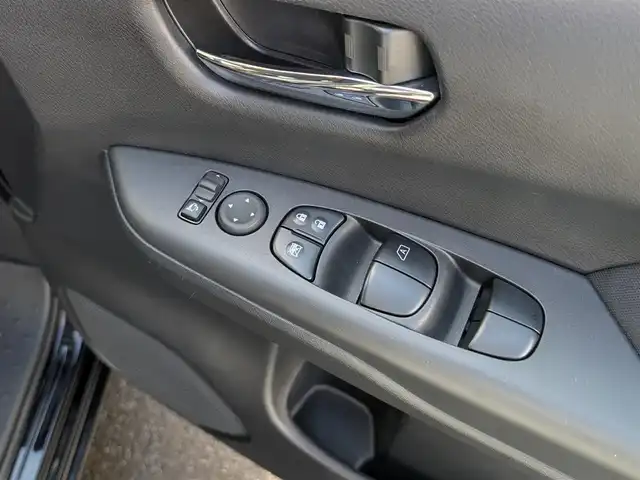 日産 セレナ ハイウェイスター V 福井県 2022(令4)年 6.1万km ダイヤモンドブラック 純正10インチナビ/AM/FM/フルセグ/BT/CD/DVD/全方位カメラ/両側パワースライドドア/11インチフリップダウンモニター/プロパイロット/踏み間違い衝突防止アシスト/クリアランスソナー/BSW/クルーズコントロール/前方ドライブレコーダー/セルスターGPSレーダー/ETC/純正フロアマット/純正16インチAW/LEDヘッドライト/スマートキー