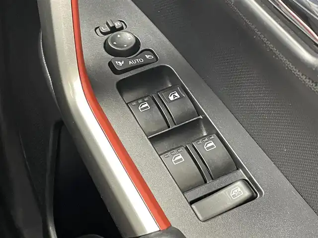 トヨタ ライズ Z 茨城県 2021(令3)年 4.9万km ナチュラルベージュマイカM 7インチディーラーオプションナビ（NS2T-W68T）/・AM/FM/DISC/フルセグTV/SD/Bluetooth/・全方位カメラ/ビルドインETC/前後コーナーセンサー/スマートアシスト/追従型クルーズコントロール/・衝突回避支援ブレーキ/・衝突警告機能/・車線逸脱警告機能/・車線逸脱抑制制御機能/・ブレーキ制御付誤発進抑制機能/・先行車お知らせ機能/シートヒーター（D+N席）/LEDヘッドライト/アイドリングストップ/AAC/スマートキー/カーテンエアバッグ