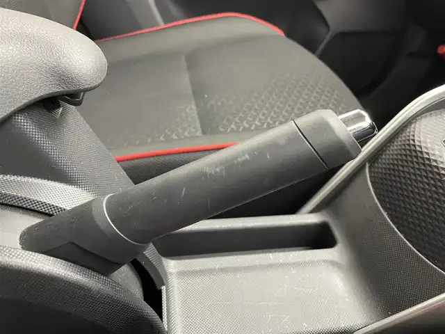 トヨタ ライズ Z 茨城県 2021(令3)年 4.9万km ナチュラルベージュマイカM 7インチディーラーオプションナビ（NS2T-W68T）/・AM/FM/DISC/フルセグTV/SD/Bluetooth/・全方位カメラ/ビルドインETC/前後コーナーセンサー/スマートアシスト/追従型クルーズコントロール/・衝突回避支援ブレーキ/・衝突警告機能/・車線逸脱警告機能/・車線逸脱抑制制御機能/・ブレーキ制御付誤発進抑制機能/・先行車お知らせ機能/シートヒーター（D+N席）/LEDヘッドライト/アイドリングストップ/AAC/スマートキー/カーテンエアバッグ