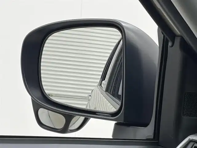 トヨタ ライズ Z 茨城県 2021(令3)年 4.9万km ナチュラルベージュマイカM 7インチディーラーオプションナビ（NS2T-W68T）/・AM/FM/DISC/フルセグTV/SD/Bluetooth/・全方位カメラ/ビルドインETC/前後コーナーセンサー/スマートアシスト/追従型クルーズコントロール/・衝突回避支援ブレーキ/・衝突警告機能/・車線逸脱警告機能/・車線逸脱抑制制御機能/・ブレーキ制御付誤発進抑制機能/・先行車お知らせ機能/シートヒーター（D+N席）/LEDヘッドライト/アイドリングストップ/AAC/スマートキー/カーテンエアバッグ