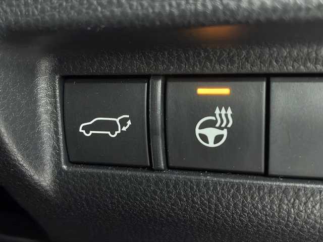 トヨタ ハリアー Z レザーパッケージ 愛知県 2023(令5)年 4.1万km ブラック 純正メモリナビ/・FM/AM/フルセグTV/BT/USB/Miracas/TVキャンセラー/JBLサウンド/パノラミックビューモニター/バックモニター/デジタルインナーミラー/ヘッドアップディスプレイ/調光パノラマルーフ/運転席助手席パワーシート/運転席シートメモリー/運転席助手席シートヒーター/レザーシート/ステアリングヒーター/革巻きステアリング/ステアリングスイッチ/オートLEDヘッドライト/オートハイビーム/電動パーキングブレーキ/オートブレーキホールド/ビルトインETC20/LTA/BSN/PCS/クリアランスソナー/RCTA/PKSB/RSA/横滑り防止装置/isofix/スペアキー１本