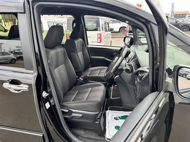 トヨタ ヴォクシー ZS 煌Ⅱ 宮城県 2019(平31)年 6.8万km ブラック Toyota Safety Sense /・プリクラッシュセーフティ/・レーンディパーチャーアラート/・オートマチックハイビーム/・発進遅れ告知機能/インテリジェントクリアランスソナー/12.1フリップダウンモニター（V12T-R66C）/純正9インチナビ【NSZT-Y66T】/・CD/DVD/・フルセグTV/・Bluetooth/・USB/ビルトインETC/両側パワースライドドア /LEDヘッドライト/フォグランプ/オートライト/革巻きステアリング/クルーズコントロール/ステアリングスイッチ/ウィンカー付電動格納式ミラー/純正16インチAW/純正フロアマット/純正ドアバイザー/Wエアバッグ/保証書