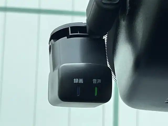 日産 ノート X 山梨県 2021(令3)年 7万km ピュアホワイトパール 純正9型ナビ/　(AM/FM/AppleCarPlay、AndroidAuto対応)/フルセグTV/インテリジェントアラウンドビューモニター/ビルトインETC2.0/ドライブレコーダー/インテリジェントクルーズコントロール/ソナー機能/プロパイロット/全方位運転支援システム/・インテリジェントエマージェンシーブレーキ/・踏み間違い衝突防止アシスト/・標識検知機能/・前方衝突予測警報/・車両逸脱防止支援システム/・ふらつき警報/・後側方衝突防止支援システム/SOSコール/インテリジェントルームミラー/アダプティブLEDヘッドランプ/ステアリングスイッチ/純正OP16インチエスティーロAW/インテリジェントキー/スペアキー/プッシュパワースターター/保証書