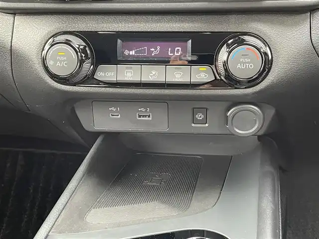 日産 ノート X 山梨県 2021(令3)年 7万km ピュアホワイトパール 純正9型ナビ/　(AM/FM/AppleCarPlay、AndroidAuto対応)/フルセグTV/インテリジェントアラウンドビューモニター/ビルトインETC2.0/ドライブレコーダー/インテリジェントクルーズコントロール/ソナー機能/プロパイロット/全方位運転支援システム/・インテリジェントエマージェンシーブレーキ/・踏み間違い衝突防止アシスト/・標識検知機能/・前方衝突予測警報/・車両逸脱防止支援システム/・ふらつき警報/・後側方衝突防止支援システム/SOSコール/インテリジェントルームミラー/アダプティブLEDヘッドランプ/ステアリングスイッチ/純正OP16インチエスティーロAW/インテリジェントキー/スペアキー/プッシュパワースターター/保証書