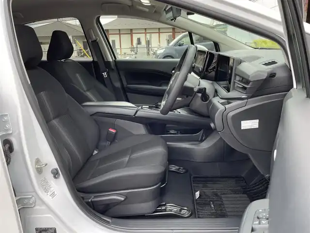 日産 ノート X 山梨県 2021(令3)年 7万km ピュアホワイトパール 純正9型ナビ/　(AM/FM/AppleCarPlay、AndroidAuto対応)/フルセグTV/インテリジェントアラウンドビューモニター/ビルトインETC2.0/ドライブレコーダー/インテリジェントクルーズコントロール/ソナー機能/プロパイロット/全方位運転支援システム/・インテリジェントエマージェンシーブレーキ/・踏み間違い衝突防止アシスト/・標識検知機能/・前方衝突予測警報/・車両逸脱防止支援システム/・ふらつき警報/・後側方衝突防止支援システム/SOSコール/インテリジェントルームミラー/アダプティブLEDヘッドランプ/ステアリングスイッチ/純正OP16インチエスティーロAW/インテリジェントキー/スペアキー/プッシュパワースターター/保証書