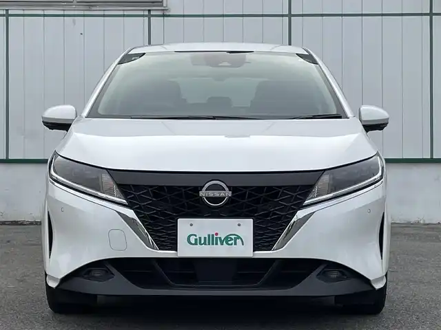 日産 ノート X 山梨県 2021(令3)年 7万km ピュアホワイトパール 純正9型ナビ/　(AM/FM/AppleCarPlay、AndroidAuto対応)/フルセグTV/インテリジェントアラウンドビューモニター/ビルトインETC2.0/ドライブレコーダー/インテリジェントクルーズコントロール/ソナー機能/プロパイロット/全方位運転支援システム/・インテリジェントエマージェンシーブレーキ/・踏み間違い衝突防止アシスト/・標識検知機能/・前方衝突予測警報/・車両逸脱防止支援システム/・ふらつき警報/・後側方衝突防止支援システム/SOSコール/インテリジェントルームミラー/アダプティブLEDヘッドランプ/ステアリングスイッチ/純正OP16インチエスティーロAW/インテリジェントキー/スペアキー/プッシュパワースターター/保証書