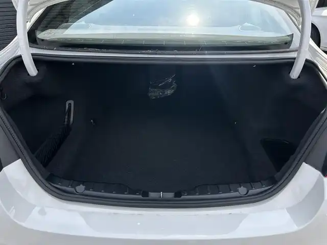 ＢＭＷ ５２３ｄ Mスポーツ 茨城県 2016(平28)年 3.5万km アルピンホワイトⅢ 後期型　/インテリジェントＳＦＴ　/ＬＤＷ　/ＡＣＣ　/Ｂカメラ　/ＰＤＣ　/ＯＰ１９インチＡＷ　/ナビ　/１２セグ　/ＢＴ　/ＵＳＢ　/ＤＶＤ　/キセノン　/オートライト　/パワーシート　/ＥＴＣ　/ドラレコ　/禁煙車