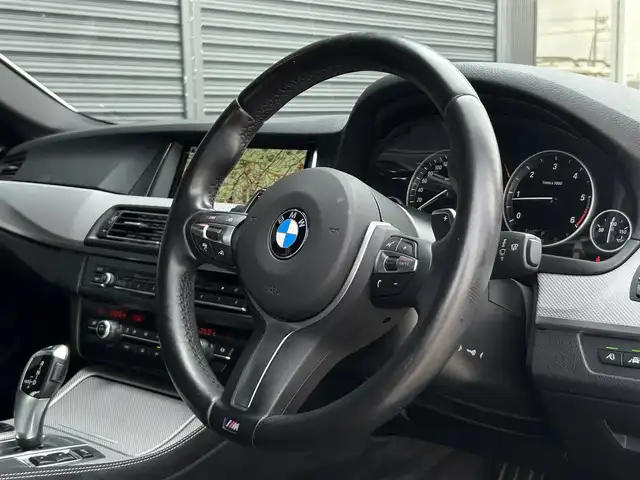 ＢＭＷ ５２３ｄ Mスポーツ 茨城県 2016(平28)年 3.5万km アルピンホワイトⅢ 後期型　/インテリジェントＳＦＴ　/ＬＤＷ　/ＡＣＣ　/Ｂカメラ　/ＰＤＣ　/ＯＰ１９インチＡＷ　/ナビ　/１２セグ　/ＢＴ　/ＵＳＢ　/ＤＶＤ　/キセノン　/オートライト　/パワーシート　/ＥＴＣ　/ドラレコ　/禁煙車