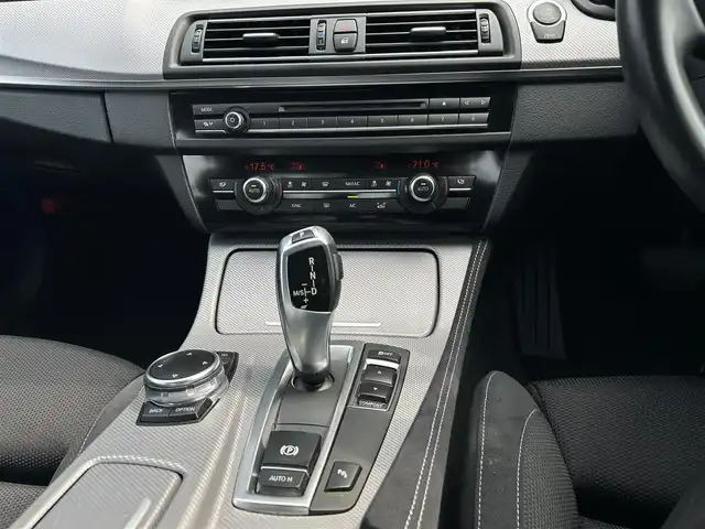 ＢＭＷ ５２３ｄ Mスポーツ 茨城県 2016(平28)年 3.5万km アルピンホワイトⅢ 後期型　/インテリジェントＳＦＴ　/ＬＤＷ　/ＡＣＣ　/Ｂカメラ　/ＰＤＣ　/ＯＰ１９インチＡＷ　/ナビ　/１２セグ　/ＢＴ　/ＵＳＢ　/ＤＶＤ　/キセノン　/オートライト　/パワーシート　/ＥＴＣ　/ドラレコ　/禁煙車
