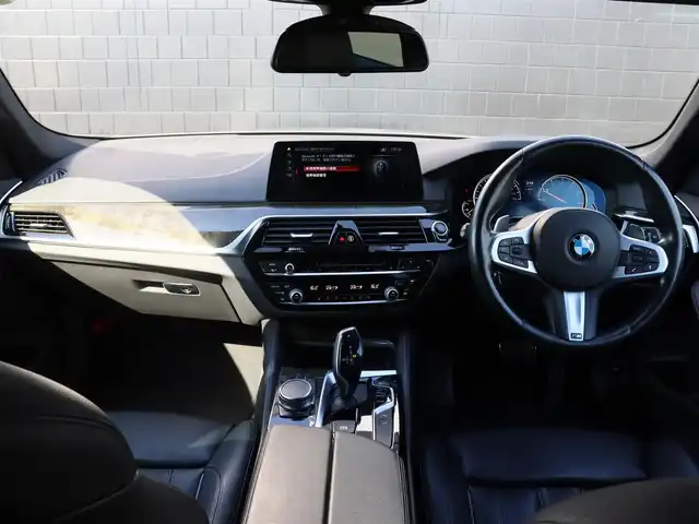 ＢＭＷ ５２３ｉ ツーリング Mスポーツ 宮城県 2019(令1)年 5.5万km グレー 純正ナビ（TV/ＢＴ/CD/DVD）/ACC/インテリジェントセーフティ/パークディスタンス/360°カメラ/ドライブモード/黒革レザーシート/パワーシート（DN席）/コーナーセンサー（前後）/デュアルエアコン/電動格納ミラー/リヤフォグランプ/フロントフォグランプ/プッシュスタート/コンフォートアクセス/MTモード付/パドルシフト/ミラー一体型ETC/純正１９インチAW/純正フロアマット/ＬＥＤヘッドライト/アダプティブヘッドライト/ワイヤレス充電/アンビエントライト/プライバシーガラスフィルム（後席)/アイドリングストップ/禁煙車