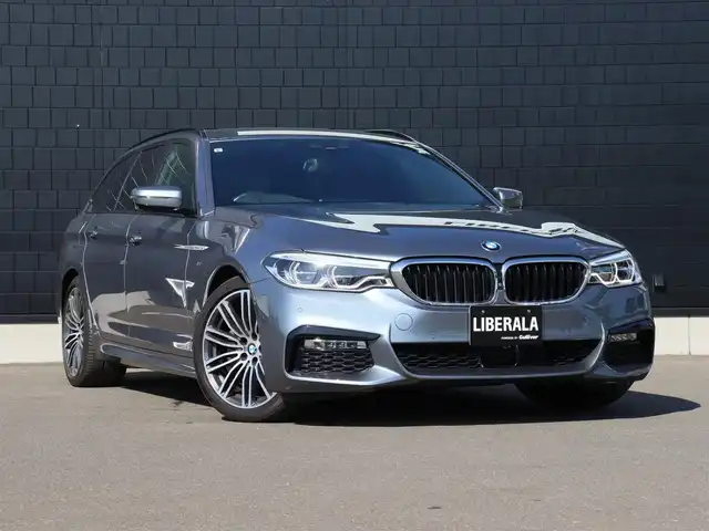 ＢＭＷ ５２３ｉ ツーリング Mスポーツ 宮城県 2019(令1)年 5.5万km グレー 純正ナビ（TV/ＢＴ/CD/DVD）/ACC/インテリジェントセーフティ/パークディスタンス/360°カメラ/ドライブモード/黒革レザーシート/パワーシート（DN席）/コーナーセンサー（前後）/デュアルエアコン/電動格納ミラー/リヤフォグランプ/フロントフォグランプ/プッシュスタート/コンフォートアクセス/MTモード付/パドルシフト/ミラー一体型ETC/純正１９インチAW/純正フロアマット/ＬＥＤヘッドライト/アダプティブヘッドライト/ワイヤレス充電/アンビエントライト/プライバシーガラスフィルム（後席)/アイドリングストップ/禁煙車
