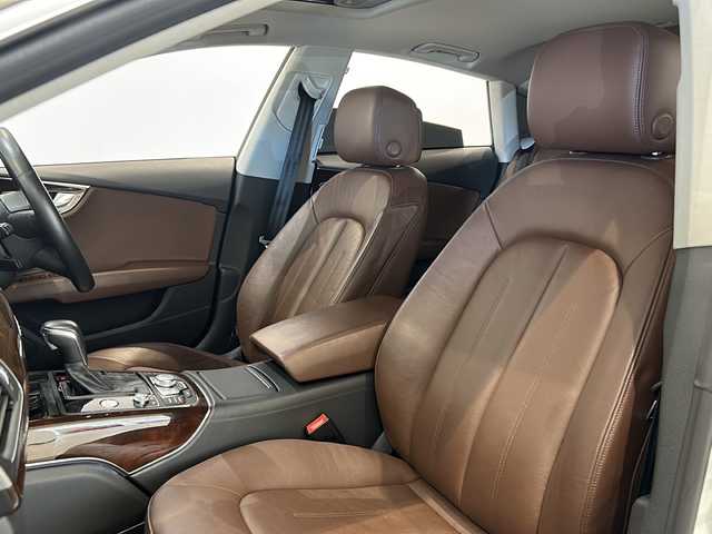 アウディ Ａ７ SB 3．0 TFSI クワトロ 新潟県 2017(平29)年 4.5万km グレイシアホワイトメタリック オプション装備/サンルーフ/4ゾーンデラックスオートマチックエアコンディショナー/標準装備/・マトリクスLEDヘッドライト/・LEDリヤコンビネーションライト ダイナミックターンインジケーター/・リヤスポイラー/・ステアリングホイール 4スポーク レザー マルチファンクション/・MMIナビゲーション／ MMIタッチ/・バーチャルコクピット/・BOSE サラウンドサウンドシステム/・アダプティブクルーズコントロール/・アウディアクティブレーンアシスト/・アウディサイドアシスト/・アウディパーキングシステム/・オートマチックテールゲート/・ブラウンレザーシート/・シートヒーター/・パワーシート/・ドライブレコーダー/・USB×2/・純正20インチアルミホイール/・スペアキー