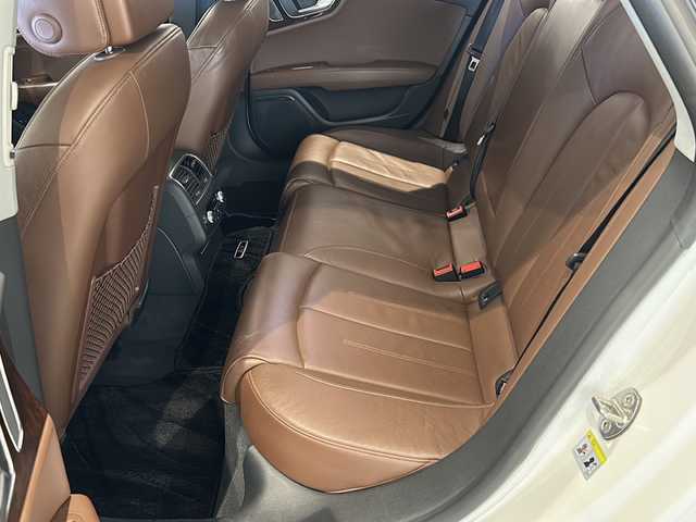 アウディ Ａ７ SB 3．0 TFSI クワトロ 新潟県 2017(平29)年 4.5万km グレイシアホワイトメタリック オプション装備/サンルーフ/4ゾーンデラックスオートマチックエアコンディショナー/標準装備/・マトリクスLEDヘッドライト/・LEDリヤコンビネーションライト ダイナミックターンインジケーター/・リヤスポイラー/・ステアリングホイール 4スポーク レザー マルチファンクション/・MMIナビゲーション／ MMIタッチ/・バーチャルコクピット/・BOSE サラウンドサウンドシステム/・アダプティブクルーズコントロール/・アウディアクティブレーンアシスト/・アウディサイドアシスト/・アウディパーキングシステム/・オートマチックテールゲート/・ブラウンレザーシート/・シートヒーター/・パワーシート/・ドライブレコーダー/・USB×2/・純正20インチアルミホイール/・スペアキー