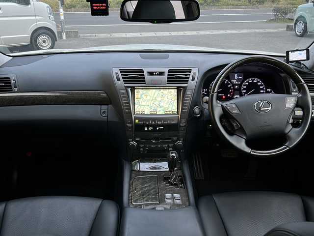 レクサス ＬＳ 460 バージョンC Iパッケージ 香川県 2009(平21)年 7万km ホワイトパールクリスタルシャイン 純正メーカーOPナビ/（フルセグTV/CD/DVD）/バックカメラ/サンルーフ/ドライブレコーダー/ステアリングヒーター/パワーシート/シートヒーター/エアシート/コーナーセンサー/ETC