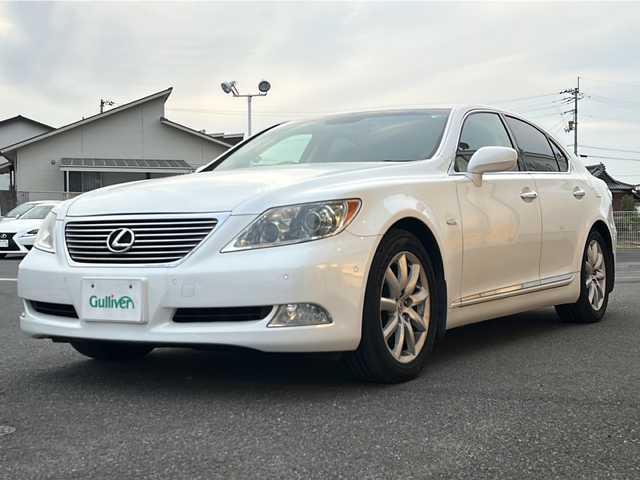 レクサス ＬＳ 460 バージョンC Iパッケージ 香川県 2009(平21)年 7万km ホワイトパールクリスタルシャイン 純正メーカーOPナビ/（フルセグTV/CD/DVD）/バックカメラ/サンルーフ/ドライブレコーダー/ステアリングヒーター/パワーシート/シートヒーター/エアシート/コーナーセンサー/ETC