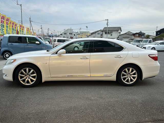 レクサス ＬＳ 460 バージョンC Iパッケージ 香川県 2009(平21)年 7万km ホワイトパールクリスタルシャイン 純正メーカーOPナビ/（フルセグTV/CD/DVD）/バックカメラ/サンルーフ/ドライブレコーダー/ステアリングヒーター/パワーシート/シートヒーター/エアシート/コーナーセンサー/ETC