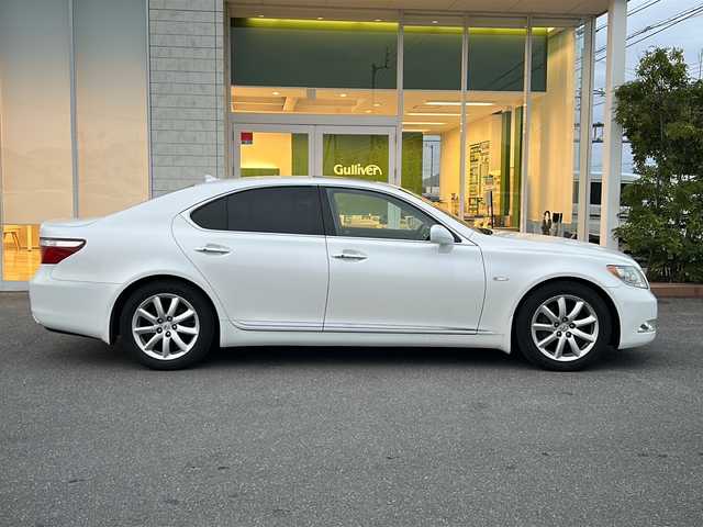 レクサス ＬＳ 460 バージョンC Iパッケージ 香川県 2009(平21)年 7万km ホワイトパールクリスタルシャイン 純正メーカーOPナビ/（フルセグTV/CD/DVD）/バックカメラ/サンルーフ/ドライブレコーダー/ステアリングヒーター/パワーシート/シートヒーター/エアシート/コーナーセンサー/ETC