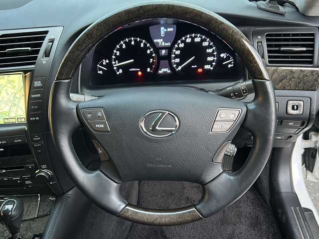 レクサス ＬＳ 460 バージョンC Iパッケージ 香川県 2009(平21)年 7万km ホワイトパールクリスタルシャイン 純正メーカーOPナビ/（フルセグTV/CD/DVD）/バックカメラ/サンルーフ/ドライブレコーダー/ステアリングヒーター/パワーシート/シートヒーター/エアシート/コーナーセンサー/ETC