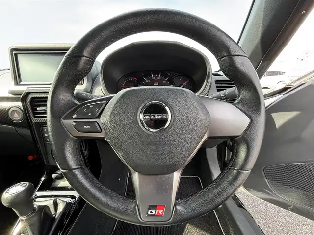 トヨタ コペン GRスポーツ 大分県 2020(令2)年 5.3万km パールホワイトⅢ ・純正ナビ(CD.BT.SD)/・5速MT/・ワンセグテレビ/・ETC/・シートヒーター/・オートエアコン/・スマートキー/・プッシュスタートボタン/・純正レカロシート/・GRフロアマット(純正)/・BBSホイール(純正)