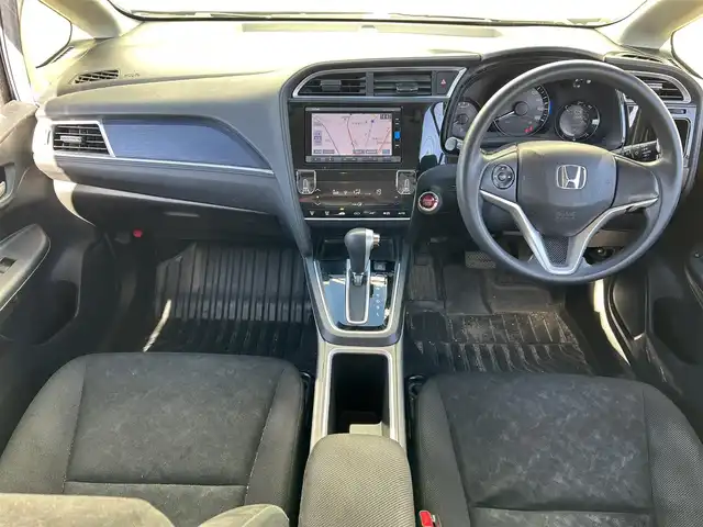 ホンダ シャトル G 新潟県 2015(平27)年 14.5万km クリスタルブラックパール 純正ナビ【Bluetooth、CD/DVD】/ETC/バックカメラ/スペアキー/スマートキー/アイドリングストップ/LEDヘッドライト/フルフラットシート/社外アルミホイール/社外フロアマット/横滑り防止/プッシュスタート/スマートキー/スペアキー