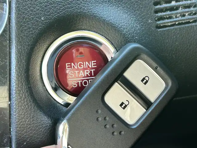 ホンダ シャトル G 新潟県 2015(平27)年 14.5万km クリスタルブラックパール 純正ナビ【Bluetooth、CD/DVD】/ETC/バックカメラ/スペアキー/スマートキー/アイドリングストップ/LEDヘッドライト/フルフラットシート/社外アルミホイール/社外フロアマット/横滑り防止/プッシュスタート/スマートキー/スペアキー