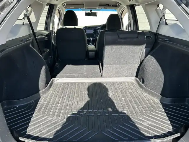ホンダ シャトル G 新潟県 2015(平27)年 14.5万km クリスタルブラックパール 純正ナビ【Bluetooth、CD/DVD】/ETC/バックカメラ/スペアキー/スマートキー/アイドリングストップ/LEDヘッドライト/フルフラットシート/社外アルミホイール/社外フロアマット/横滑り防止/プッシュスタート/スマートキー/スペアキー