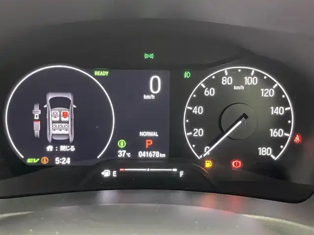 ホンダ ヴェゼル ハイブリッド e:HEV Z 大分県 2022(令4)年 4.2万km クリスタルブラックパール Honda SENSING/・衝突軽減ブレーキ（CMBS）/・誤発進抑制機能/・後方誤発進抑制機能/・近距離衝突軽減ブレーキ/・歩行者事故低減ステアリング/・路外逸脱抑制機能/・渋滞追従機能付アダプティブクルーズコントロール（ACC）/・車線維持支援システム（LKAS）/・トラフィックジャムアシスト（渋滞運転支援機能）/・先行車発進お知らせ機能/・標識認識機能/・オートハイビーム/・パーキングセンサーシステム/・アダプティブドライビングビーム/・ブラインドスポットインフォメーション/Honda CONNECTディスプレー/(フルセグTV/BT対応/USB、AM/FM//AppleCarPlay/AndroidAuto)/ステアリングスイッチ/バックカメラ/ETC2.0車載器/ワイヤレス充電/ステアリングヒーター/パワーバックドア/電動格納ミラー/ハーフレザーシート/・前席シートヒーター/オートライト/LEDヘッドライト/LEDフォグ/純正18インチアルミホイール/保証書、取説、スペアキー有り