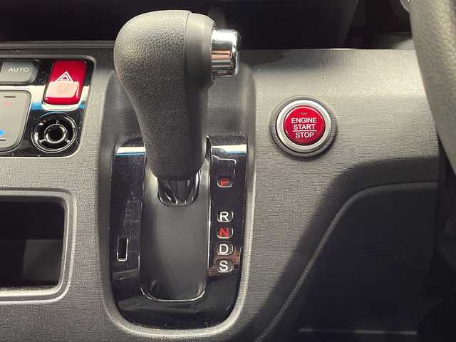 ホンダ Ｎ ＯＮＥ プレミアム ツアラー 栃木県 2018(平30)年 4.8万km ブリティッシュグリーンP メモリーナビ/（CD/Bluetooth/USB/フルセグTV）/バックカメラ/衝突軽減ブレーキ/ETC/前方ドライブレコーダー/ハーフレザーシート/禁煙車/オートライト/LEDヘッドライト/フォグランプ/スマートキー/プッシュスタート/ステアリングスイッチ/革巻きステアリング/電動格納ミラー/純正アルミホイール/純正フロアマット