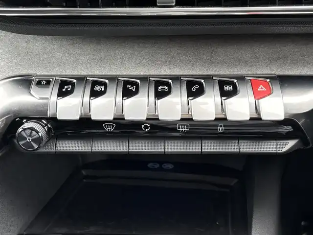 プジョー ５００８ GT ブルーHDi 愛知県 2020(令2)年 0.8万km 青 ワンオーナー/純正ナビ/（Apple Car Play/Android Auto/BT/USB/ラジオ）/フルセグTV/バックカメラ/ハーフレザーシート/レーダークルーズコントロール/BSM/クリアランスソナー/パワーバックドア/パドルシフト/電動パーキングブレーキ/LEDヘッドライト/スマートキー×2