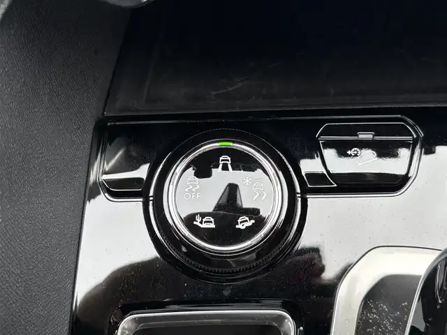プジョー ５００８ GT ブルーHDi 愛知県 2020(令2)年 0.8万km 青 ワンオーナー/純正ナビ/（Apple Car Play/Android Auto/BT/USB/ラジオ）/フルセグTV/バックカメラ/ハーフレザーシート/レーダークルーズコントロール/BSM/クリアランスソナー/パワーバックドア/パドルシフト/電動パーキングブレーキ/LEDヘッドライト/スマートキー×2