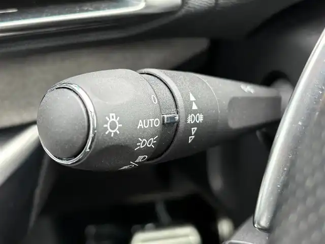 プジョー ５００８ GT ブルーHDi 愛知県 2020(令2)年 0.8万km 青 ワンオーナー/純正ナビ/（Apple Car Play/Android Auto/BT/USB/ラジオ）/フルセグTV/バックカメラ/ハーフレザーシート/レーダークルーズコントロール/BSM/クリアランスソナー/パワーバックドア/パドルシフト/電動パーキングブレーキ/LEDヘッドライト/スマートキー×2