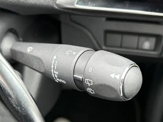 プジョー ５００８ GT ブルーHDi 愛知県 2020(令2)年 0.8万km 青 ワンオーナー/純正ナビ/（Apple Car Play/Android Auto/BT/USB/ラジオ）/フルセグTV/バックカメラ/ハーフレザーシート/レーダークルーズコントロール/BSM/クリアランスソナー/パワーバックドア/パドルシフト/電動パーキングブレーキ/LEDヘッドライト/スマートキー×2