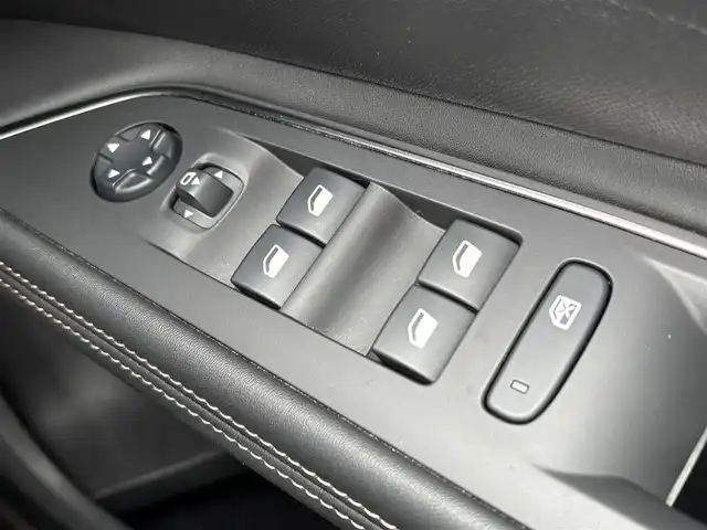 プジョー ５００８ GT ブルーHDi 愛知県 2020(令2)年 0.8万km 青 ワンオーナー/純正ナビ/（Apple Car Play/Android Auto/BT/USB/ラジオ）/フルセグTV/バックカメラ/ハーフレザーシート/レーダークルーズコントロール/BSM/クリアランスソナー/パワーバックドア/パドルシフト/電動パーキングブレーキ/LEDヘッドライト/スマートキー×2