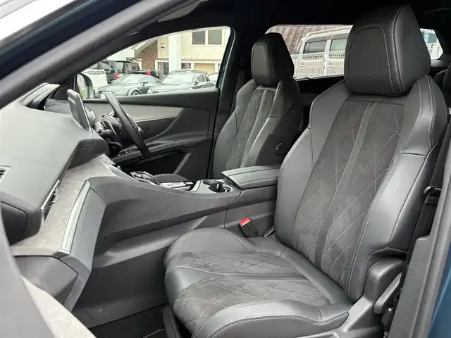 プジョー ５００８ GT ブルーHDi 愛知県 2020(令2)年 0.8万km 青 ワンオーナー/純正ナビ/（Apple Car Play/Android Auto/BT/USB/ラジオ）/フルセグTV/バックカメラ/ハーフレザーシート/レーダークルーズコントロール/BSM/クリアランスソナー/パワーバックドア/パドルシフト/電動パーキングブレーキ/LEDヘッドライト/スマートキー×2