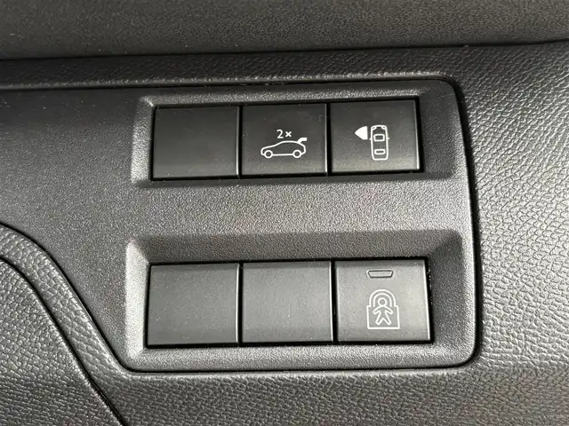 プジョー ５００８ GT ブルーHDi 愛知県 2020(令2)年 0.8万km 青 ワンオーナー/純正ナビ/（Apple Car Play/Android Auto/BT/USB/ラジオ）/フルセグTV/バックカメラ/ハーフレザーシート/レーダークルーズコントロール/BSM/クリアランスソナー/パワーバックドア/パドルシフト/電動パーキングブレーキ/LEDヘッドライト/スマートキー×2