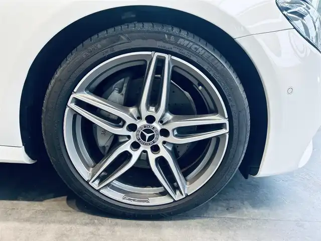 メルセデス・ベンツ Ｅ２２０ｄ ステーションワゴンアバンギャルド 大阪府 2019(平31)年 3.4万km ポーラホワイト レザーエクスクルーシブP/レーダーセーフティP/HUD/Burmeste/ACC/純正ナビ/TV/360度カメラ/applecarplay/純正19インチAW/LEDヘッドライト/アンビエントライト/電動リアゲート/ブラインドスポット/黒革/メモリ付きパワーシート/シートヒーター/パフュームアトマイザー/クリアランスソナー/ETC/ドラレコ/レーダー探知機