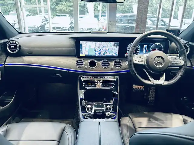 メルセデス・ベンツ Ｅ２２０ｄ ステーションワゴンアバンギャルド 大阪府 2019(平31)年 3.4万km ポーラホワイト レザーエクスクルーシブP/レーダーセーフティP/HUD/Burmeste/ACC/純正ナビ/TV/360度カメラ/applecarplay/純正19インチAW/LEDヘッドライト/アンビエントライト/電動リアゲート/ブラインドスポット/黒革/メモリ付きパワーシート/シートヒーター/パフュームアトマイザー/クリアランスソナー/ETC/ドラレコ/レーダー探知機