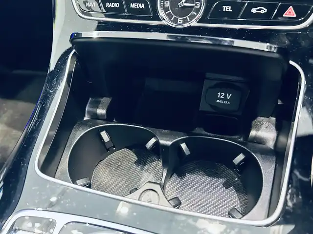 メルセデス・ベンツ Ｅ２２０ｄ ステーションワゴンアバンギャルド 大阪府 2019(平31)年 3.4万km ポーラホワイト レザーエクスクルーシブP/レーダーセーフティP/HUD/Burmeste/ACC/純正ナビ/TV/360度カメラ/applecarplay/純正19インチAW/LEDヘッドライト/アンビエントライト/電動リアゲート/ブラインドスポット/黒革/メモリ付きパワーシート/シートヒーター/パフュームアトマイザー/クリアランスソナー/ETC/ドラレコ/レーダー探知機