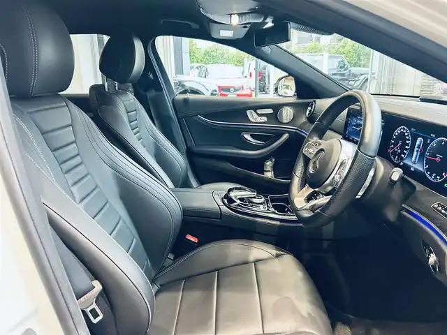 メルセデス・ベンツ Ｅ２２０ｄ ステーションワゴンアバンギャルド 大阪府 2019(平31)年 3.4万km ポーラホワイト レザーエクスクルーシブP/レーダーセーフティP/HUD/Burmeste/ACC/純正ナビ/TV/360度カメラ/applecarplay/純正19インチAW/LEDヘッドライト/アンビエントライト/電動リアゲート/ブラインドスポット/黒革/メモリ付きパワーシート/シートヒーター/パフュームアトマイザー/クリアランスソナー/ETC/ドラレコ/レーダー探知機