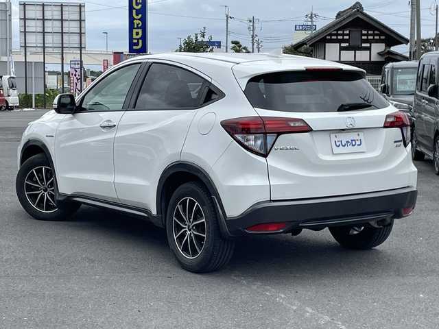 ホンダ ヴェゼル ハイブリッド X 茨城県 2014(平26)年 11.6万km ホワイトオーキッドパール (株)IDOMが運営する【じしゃロン水戸店】の自社ローン専用車両になりますこちらは現金またはオートローンご利用時の価格です。自社ローンご希望の方は別途その旨お申付け下さい/４WD/純正ナビ/バックカメラ/フルセグテレビ/Bluetooth接続/ドライブレコーダー/クルーズコントロール/ビルトインETC/シートヒーター/プッシュスタート/スマートキー