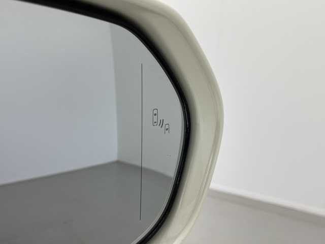 トヨタ クラウン RS アドバンス 岐阜県 2018(平30)年 4.3万km ホワイトパールクリスタルシャイン 純正メモリナビ/フルセグ/BT/DVD/USB/バックカメラ/トヨタセーフティセンス/・プリクラッシュセーフティ/・レーダークルーズコントロール/・レーントレーシングアシスト/・オートマチックハイビーム/・ロードサインアシスト/ブラインドスポットモニター/リヤトラフィックアラート/クリアランスソナー/アイドリングストップ/ビルトインETC/ハーフレザーシート/前席シートヒーター/ステアリングヒーター/シーケンシャルウインカー/LEDオートライト/フォグランプ/純正18インチAW/パドルシフト/プッシュスタート/サイドバイザー/純正フロアマット